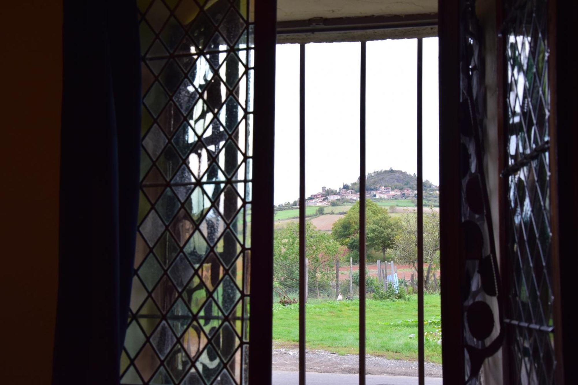 Chateau Des Aiguilles Saint-Rémy-de-Chargnat Rum bild