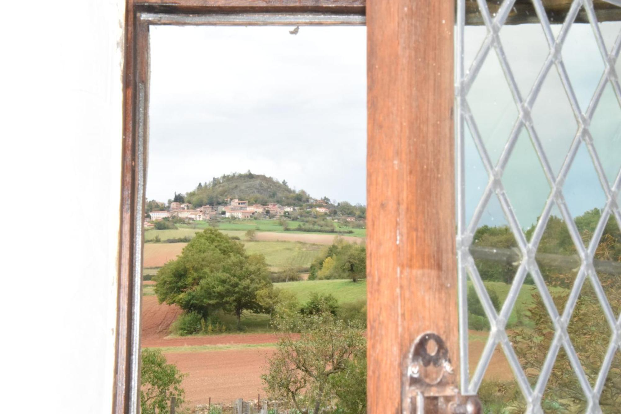 Chateau Des Aiguilles Saint-Rémy-de-Chargnat Rum bild